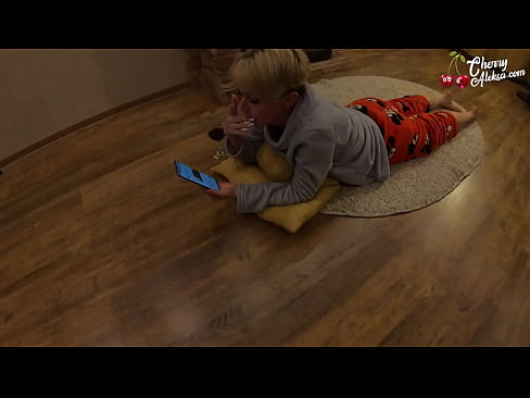 ❤️ Šialená blondínka fajčí obrovský penis a skáče na ňom - análny sex ❤ Anal video na porno sk.rionews.top ❌